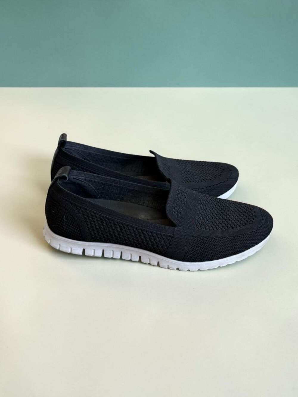 COLE HAAN Women’s Black Zerogrand Slip On Sneakers Size 8.5